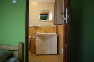 Проживание в семье Pokoje Gościnne u Ady Юргув Трехместный номер с собственной ванной комнатой-3